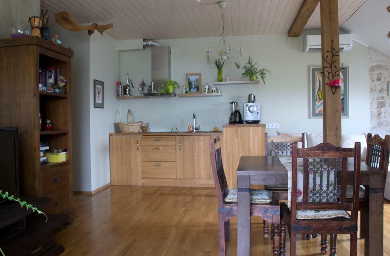 Kuressaare Romantic Apartment מראה חיצוני תמונה